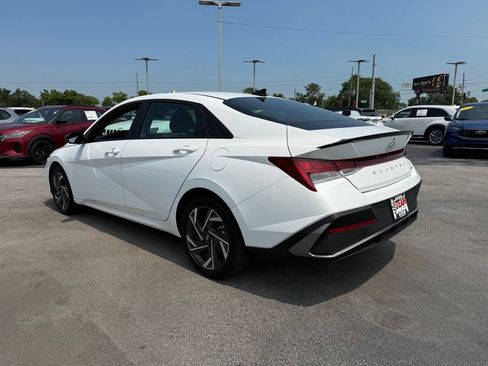 Used 2025 Hyundai Elantra SEL FWD image 5