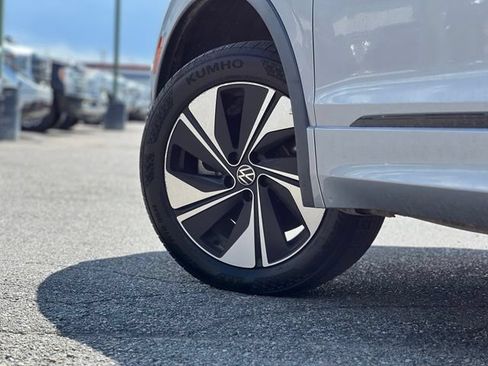 Used 2023 Volkswagen Tiguan SE R-Line AWD/4WD image 14