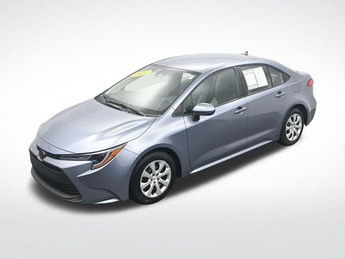 Used 2025 Toyota Corolla LE w/ Convenience Package FWD image 33