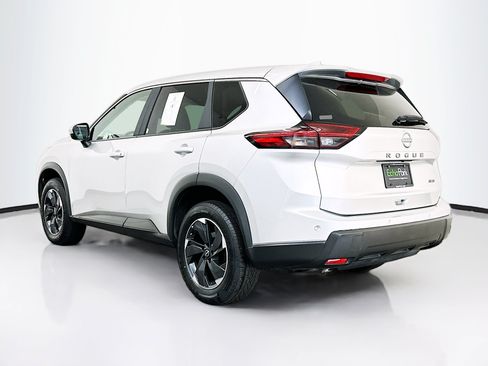 Used 2025 Nissan Rogue SV AWD/4WD image 5