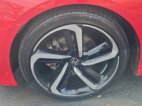 Used 2018 Honda Accord Sport image 3