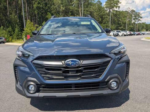 Used 2025 Subaru Outback Premium AWD/4WD image 9