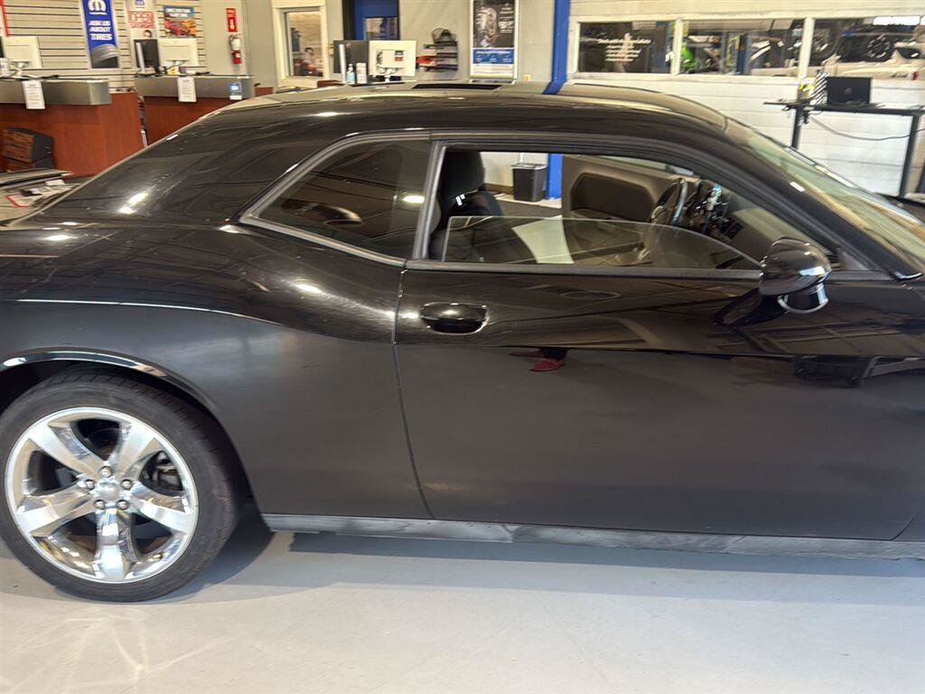 Used 2013 Dodge Challenger R/T RWD image 5