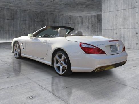 Used 2014 Mercedes-Benz SL 550 w/ Driver Assistance Package image 15