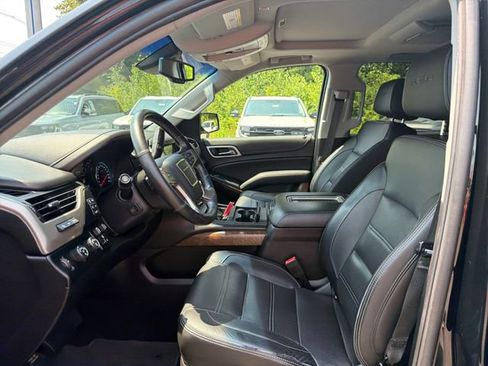 Used 2018 GMC Yukon Denali w/ Open Road Package AWD/4WD image 11