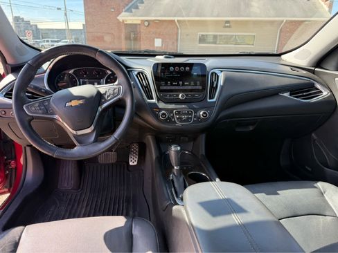 Used 2017 Chevrolet Malibu Premier w/ Premier Sun and Wheel Package image 14