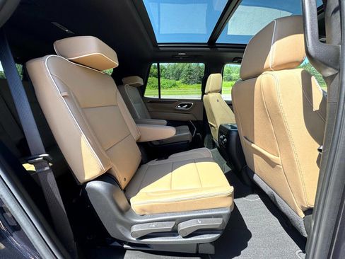 Used 2024 Chevrolet Tahoe Premier w/ Premium Package image 26