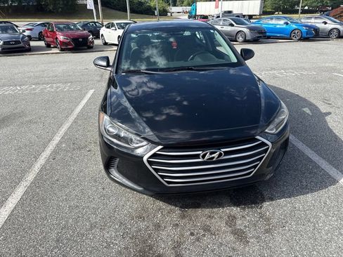 Used 2017 Hyundai Elantra SE FWD image 4