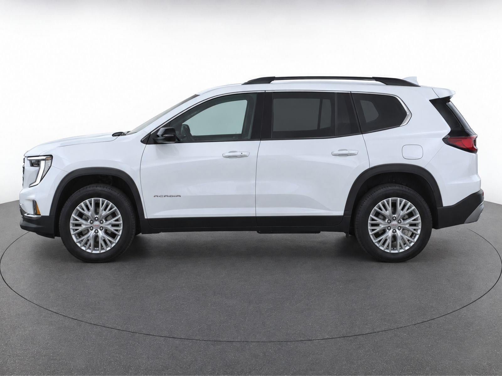 Used 2026 GMC Acadia Elevation w/ Elevation Premium Package FWD image 7