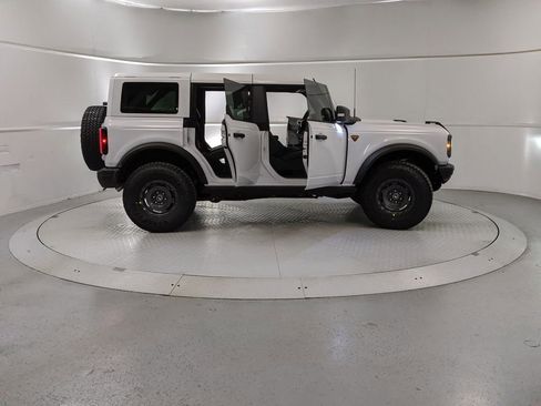 New 2025 Ford Bronco Badlands image 8