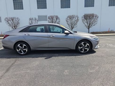 Used 2023 Hyundai Elantra SEL w/ Convenience Package image 11