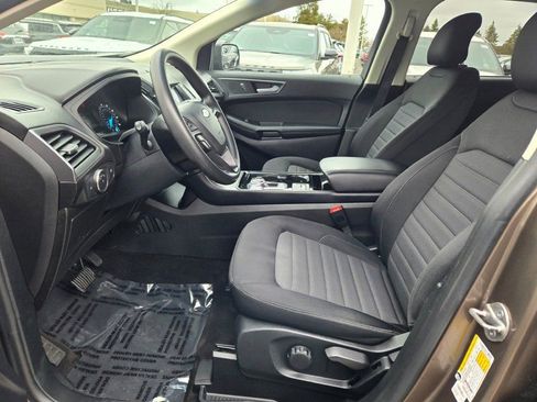 Used 2019 Ford Edge SE image 19