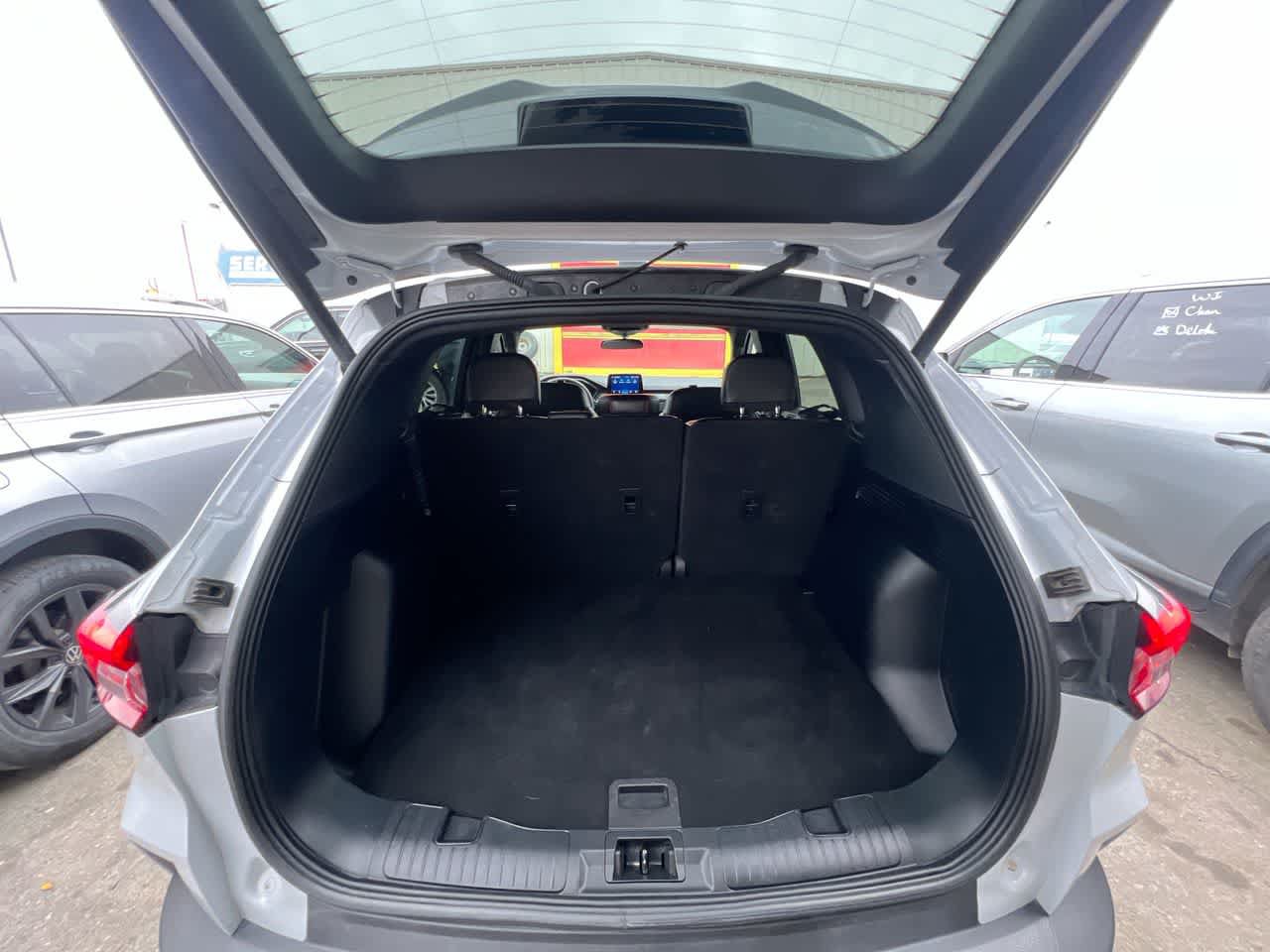Used 2025 Ford Escape ST-Line Select AWD/4WD image 25