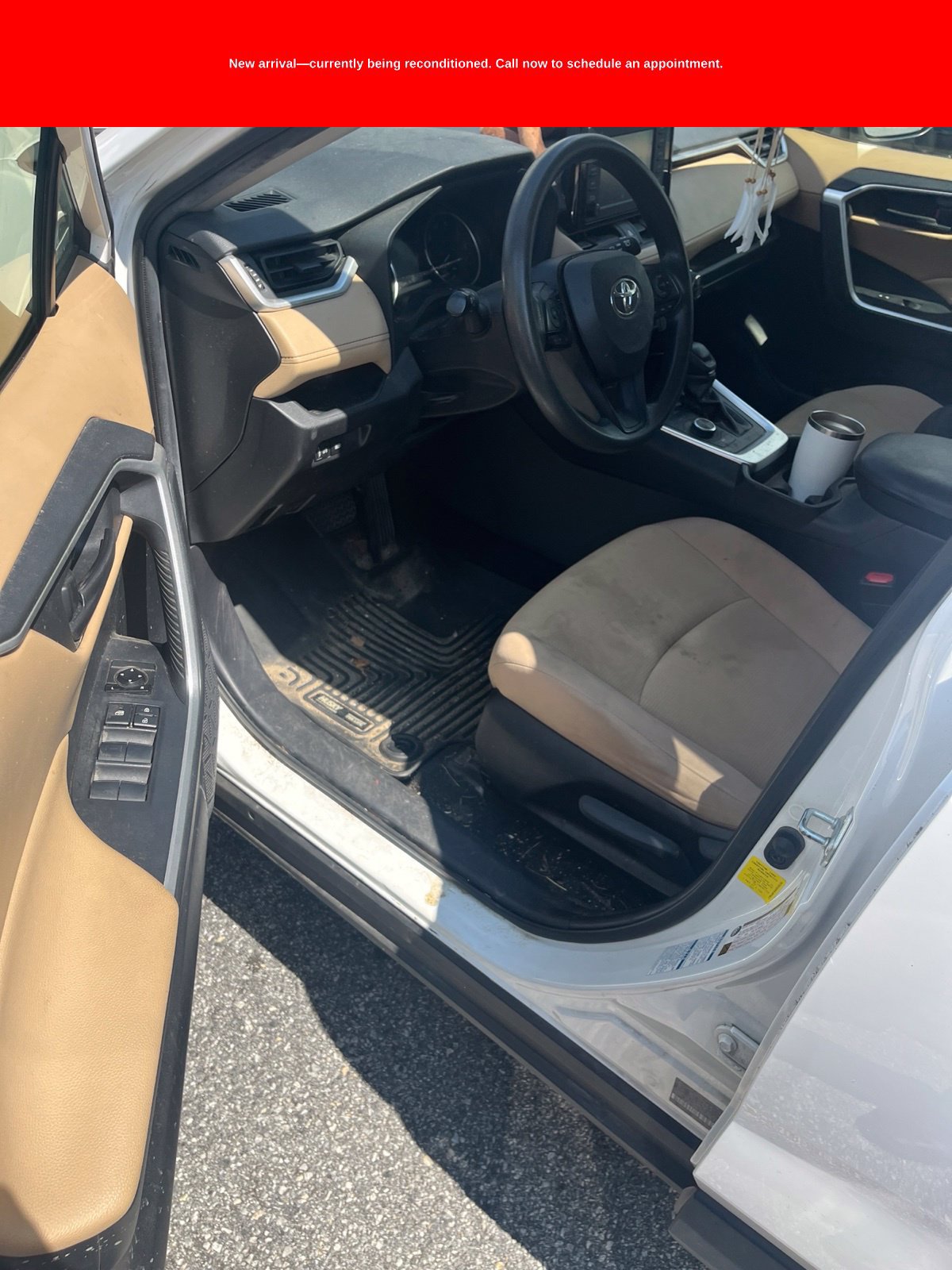 Used 2019 Toyota RAV4 LE AWD/4WD image 3
