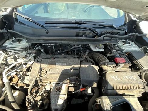 Used 2018 Honda CR-V LX image 16