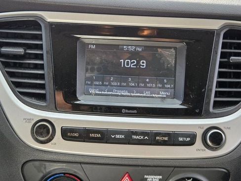 Used 2021 Hyundai Accent SE FWD image 19