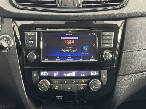 Used 2020 Nissan Rogue SV AWD/4WD image 26