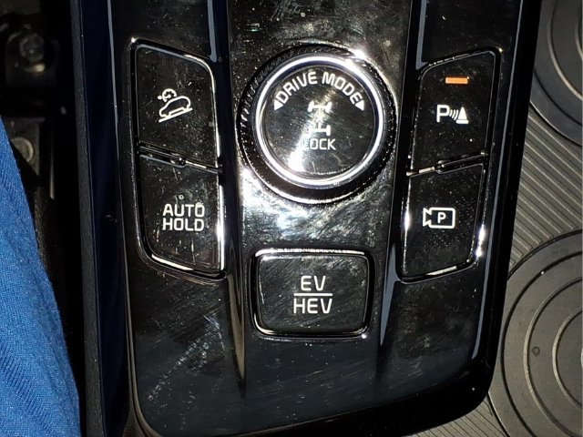Used 2025 Kia Sportage X-Line AWD/4WD image 22