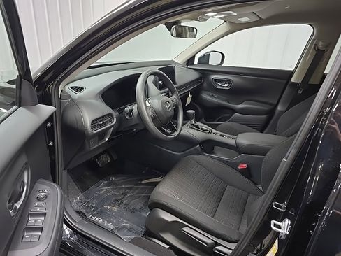 Certified 2026 Honda HR-V LX image 28