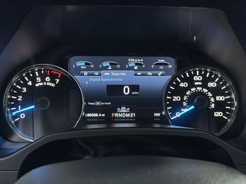 Used 2015 Ford F150 Lariat w/ Equipment Group 502A Luxury AWD/4WD image 34