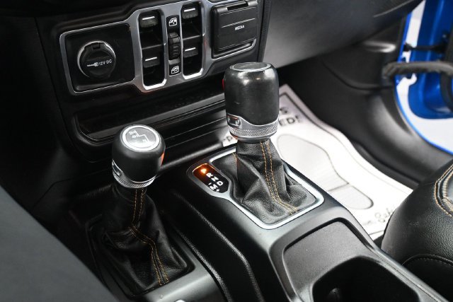 Used 2022 Jeep Gladiator Overland AWD/4WD image 16