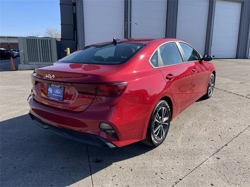 Used 2024 Kia Forte LXS image 3