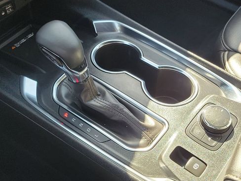 Used 2023 Chevrolet Traverse Premier w/ Redline Edition AWD/4WD image 14