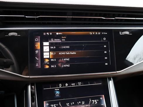 Used 2025 Audi Q8 Premium Plus image 24