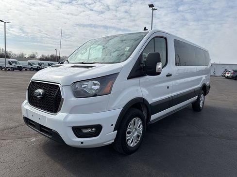 Used 2024 Ford Transit 350 XLT RWD image 4