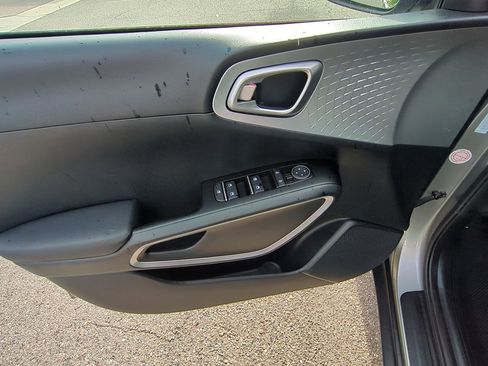 Used 2024 Kia Soul LX w/ Option Group 015 image 19