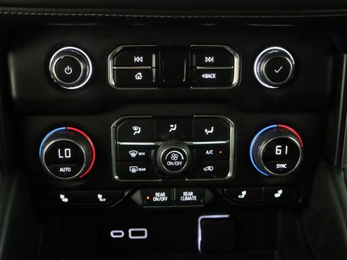 Used 2024 Chevrolet Tahoe Z71 w/ Z71 Off-Road Package AWD/4WD image 21
