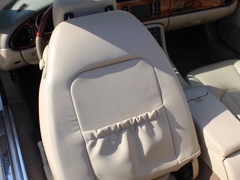 Used 2005 Jaguar XK8 XK8 2dr Convertible image 32