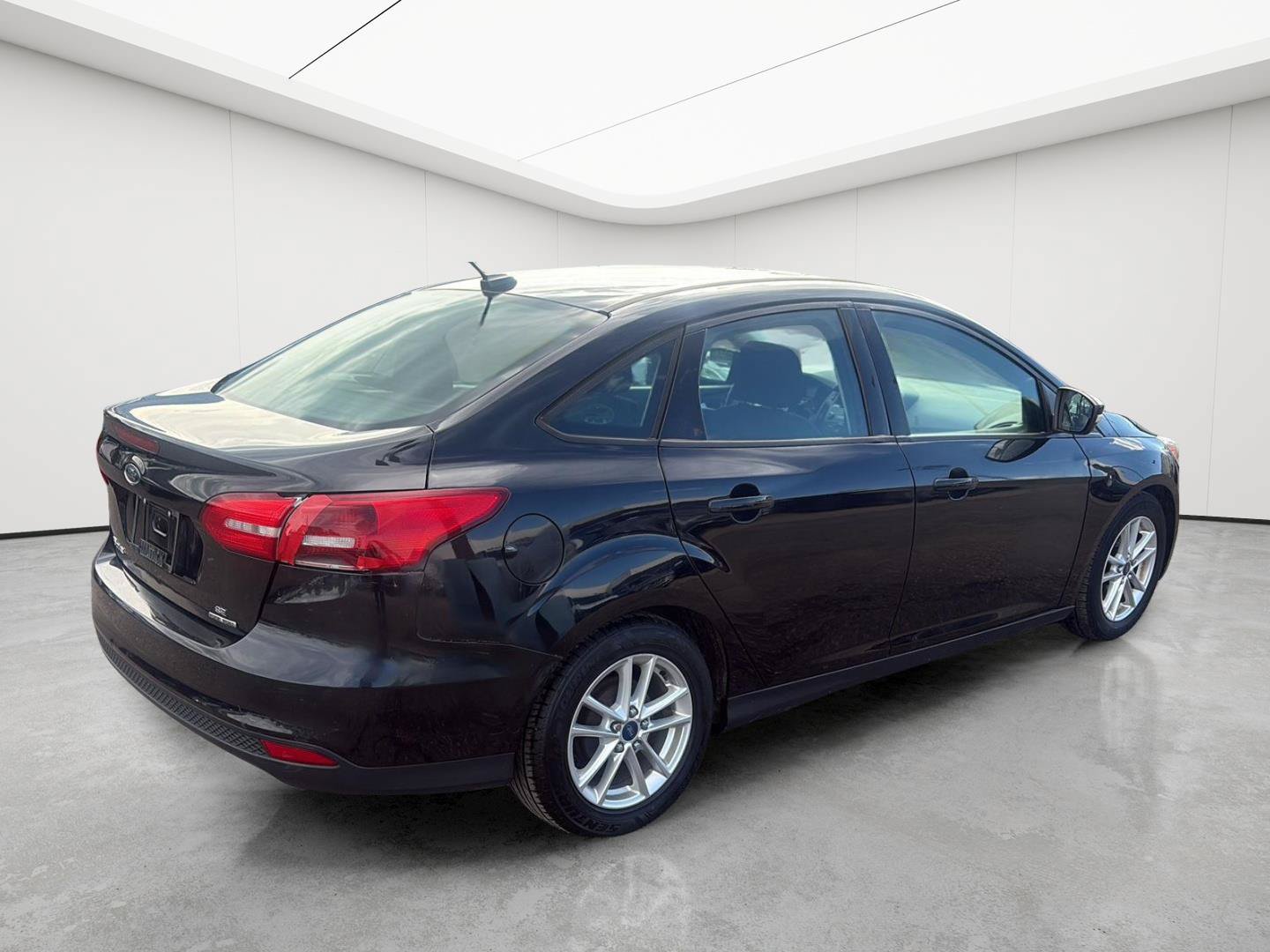 Used 2016 Ford Focus SE FWD image 4