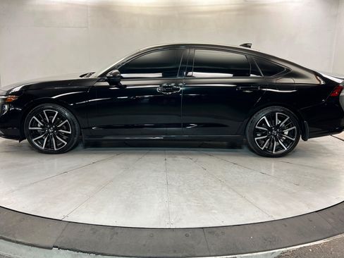 Used 2025 Honda Accord Touring image 2