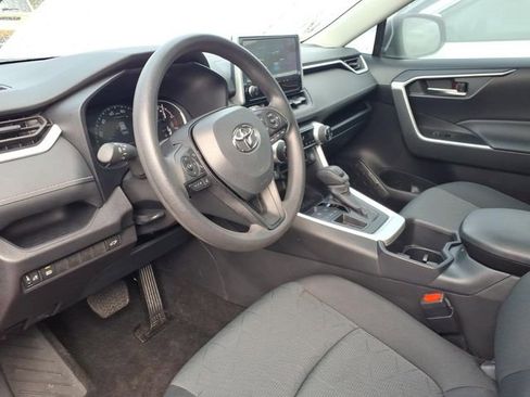 Used 2025 Toyota RAV4 XLE w/ Convenience Package image 16