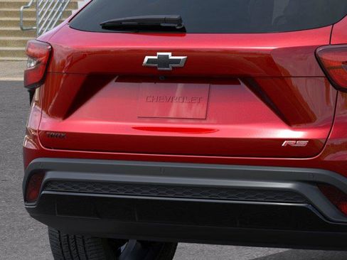 New 2026 Chevrolet Trax RS w/ Sunroof Package FWD image 14