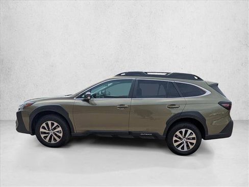 Used 2025 Subaru Outback Premium AWD/4WD image 9