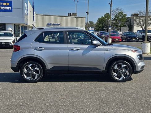 Certified 2023 Hyundai Venue SEL image 31