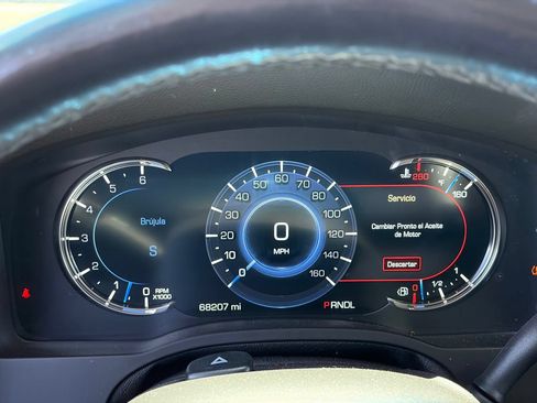 Used 2018 Cadillac Escalade Luxury RWD image 11