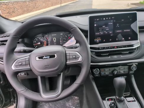 New 2026 Jeep Compass Latitude AWD/4WD image 30