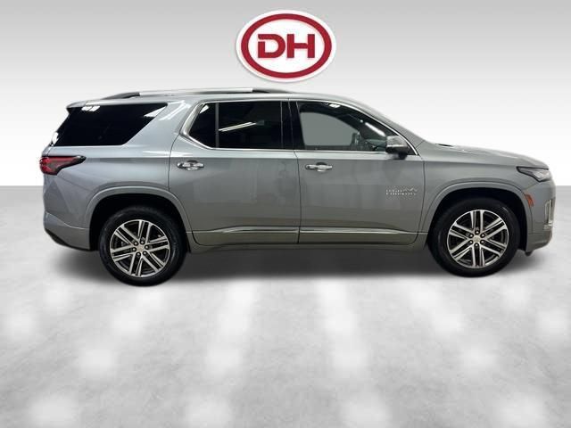 Used 2023 Chevrolet Traverse High Country AWD/4WD image 2