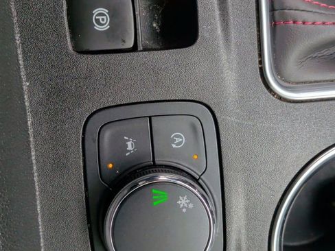 Used 2022 Chevrolet Traverse RS image 29