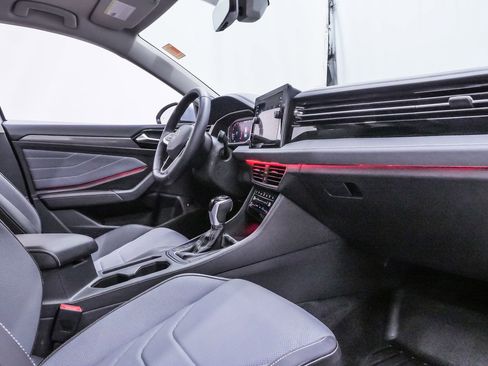 Used 2025 Volkswagen Jetta SEL image 13