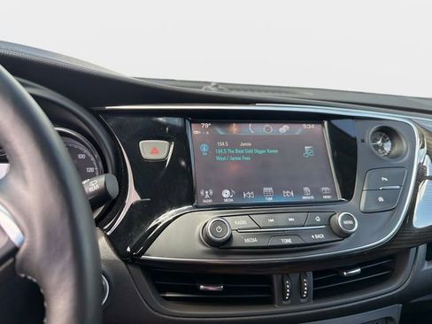 Used 2019 Buick Envision Essence image 24