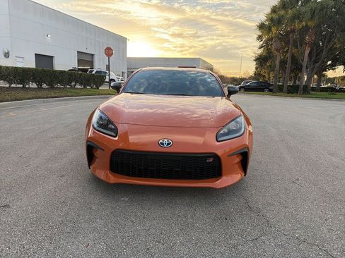 Used 2023 Toyota GR86 10th Anniversary SE image 8