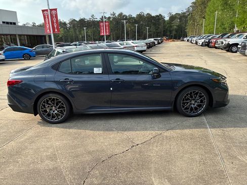 New 2026 Toyota Camry SE FWD image 8