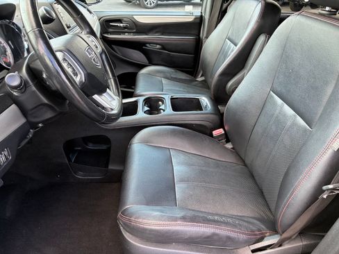 Used 2019 Dodge Grand Caravan GT FWD image 15