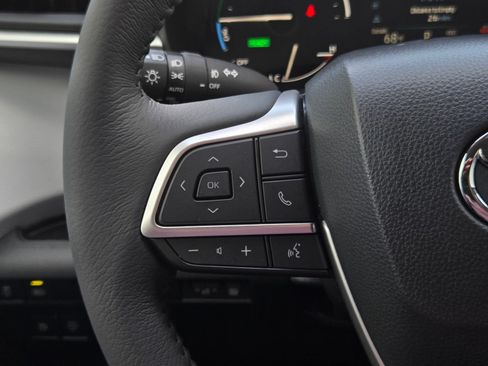 Used 2026 Toyota Sienna XLE FWD image 21