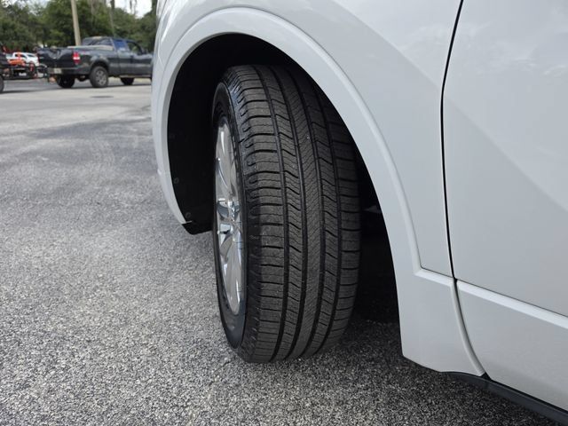 Used 2020 Buick Envision Essence w/ LPO, Active Package FWD image 39