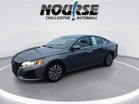 Used 2024 Nissan Altima 2.5 SV image 4